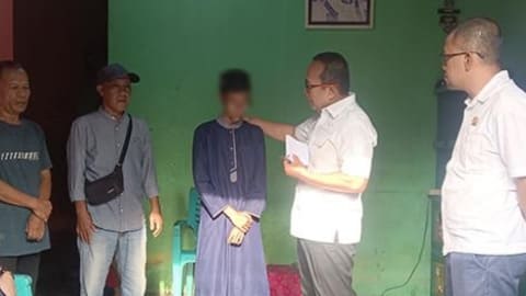 Bupati Sujiwo Biayai Pendidikan Murid MTs yang Viral Tak Mampu Bayar LKS 