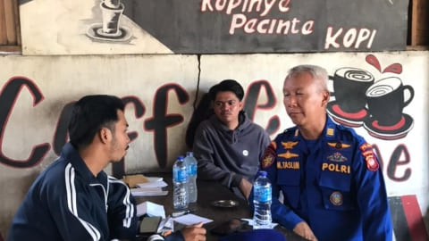 Remaja Parit H Abdurrahman Diskusi Ringan Bersama Polisi Perairan dan Udara Remaja Parit H Abdurrahman Diskusi Ringan Bersama Polisi Perairan dan Udara