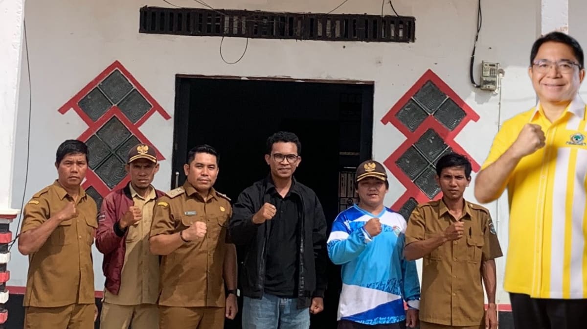 Foto Bersama Tim Franciscus Sibarani DPR RI Lakukan penyerapan aspirasi masyarakat desa yang secara konsisten dilakukan