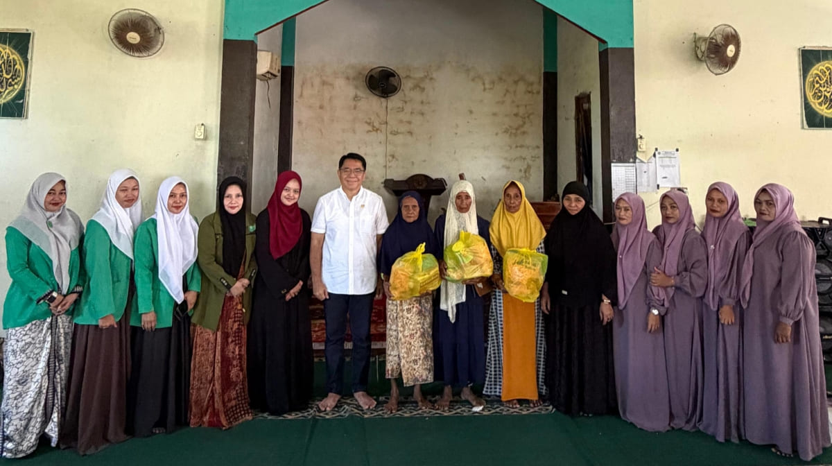 Franciscus Maria Agustinus Sibarani Gandeng Fatayat NU Kubu Raya, Sibarani Gelar Ramadhan Berbagi di Ponpes Miftahul Ulum Kumpai