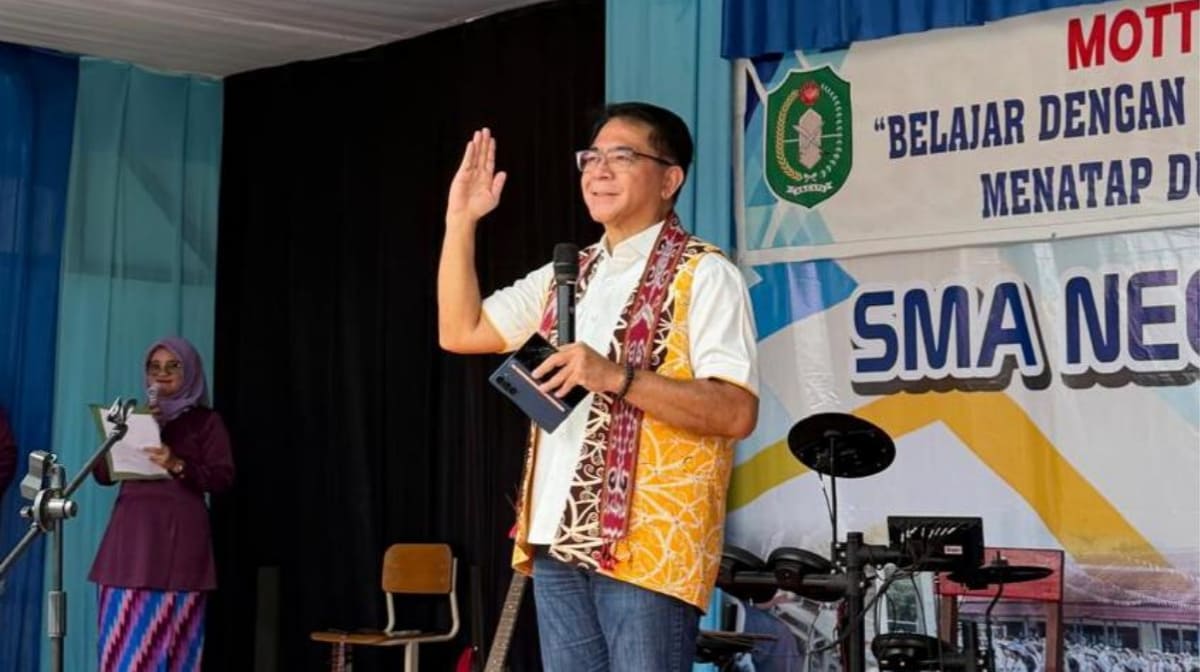 Sibarani Apresiasi Kreativitas Siswa SMA Negeri 1 Toho, Dorong Penguatan Ideologi Pancasila Lewat Budaya