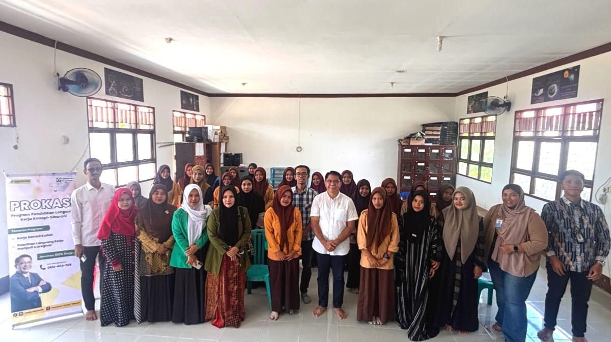 Perkuat Pendidikan dan Kemandirian Santri Perempuan, Franciscus Sibarani Bersama PC Fatayat NU Kubu Raya Hadirkan PROKASI di Pondok Pesantren Miftahul Ulum Kumpai