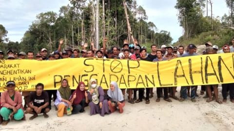 Panas! Warga Sungai Tengah Sambas Protes: Lahan Hutan Ratusan Hektar Dijual Diam-Diam?! Panas! Warga Sungai Tengah Sambas Protes: Lahan Hutan Ratusan Hektar Dijual Diam-Diam?!