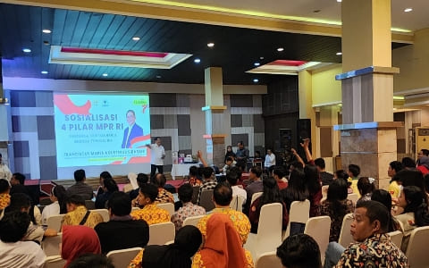 Dari Kalimantan Barat, Sibarani Gaungkan Penguatan Empat Pilar Kebangsaan Dari Kalimantan Barat, Sibarani Gaungkan Penguatan Empat Pilar Kebangsaan