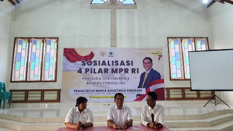 Anggota MPR RI dari Fraksi Partai Golkar, Franciscus Sibarani, melanjutkan rangkaian Safari Kebangsaan di dua kabupaten sekaligus, yakni Bengkayang dan Landak (13/12).