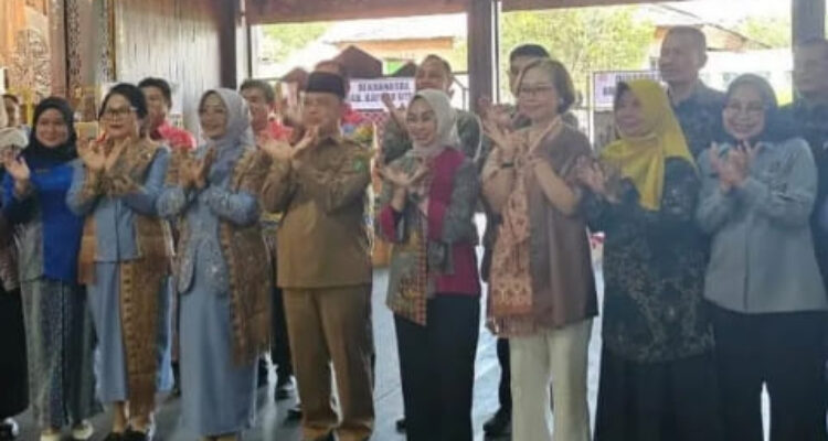 Produk Kerajinan Kalbar Didorong Miliki HKI untuk Daya Saing Global