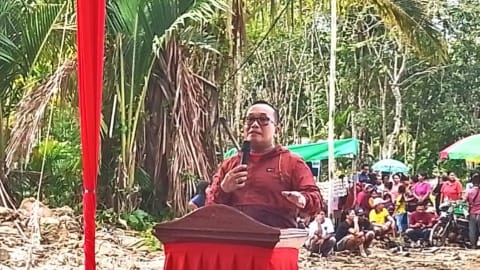 Bupati Kubu Raya Resmikan Jembatan Gantung di Desa Sungai Enau