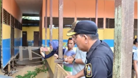 Pekerjaan Tiga Sekolah yang rusak Lambat