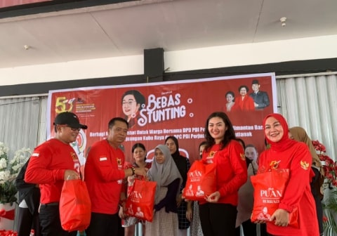 PDIP Kalbar Bagikan Makanan Sehat untuk Ibu Hamil dan Anak Panti Asuhan