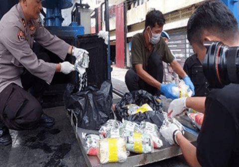 Polda Kalbar Ringkus 3 Kurir Sabu dan Ekstasi Lintas Negara