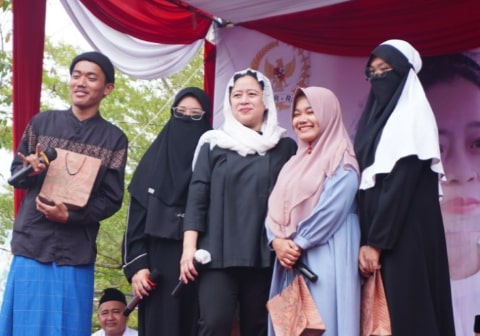 Jawab Kuis Puan Maharani, Santri Darul Ulum Kubu Raya Dapat Hadiah HP