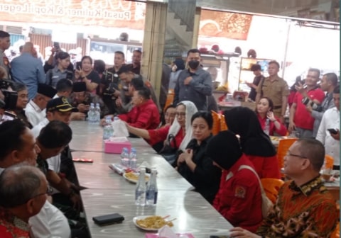 Puan Maharani Sarapan Mie Ayam dan Lontong Sayur d Jalan Hijas Pontianak