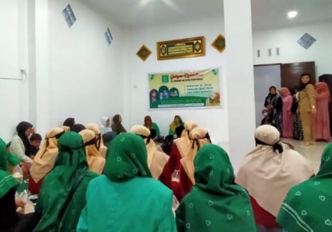 Fatayat NU Pontianak Melaksanakan Gebyar Bersama Anak Yatim