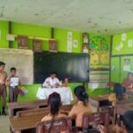 Guru SDN 28 KEBADU Ajak Siswa Renungkan Peringatan Kematian Yesus