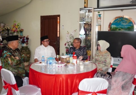Warga Padati Open House Wakil Bupati Kubu Raya
