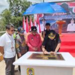 Ketua Komisi V DPR RI Selesaikan Proyek Terbengkalai Belasan Tahun di Melawi
