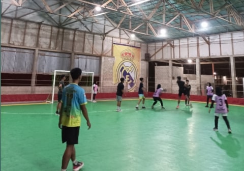 Srikandi Ganjar Ajak Para Milenial Latihan Olaharaga HandBall