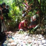 Masyarakat Angkabang Laksanakan Ritual Balala di Panyugu Nek' Rayunt
