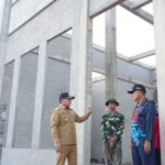 Sujiwo Beri Bantuan ke Pembangunan Masjid Yonko 465 Kopasgat