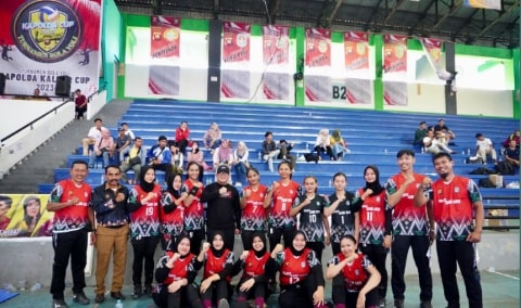Wabup Sujiwo Bantu Rp100 Juta untuk Tim Voli Kubu Raya Kapolda Cup