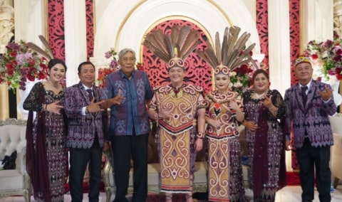 Politisi Hingga Kepala Daerah Hadiri Pernikahan Anak Lasarus