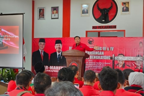 Lasarus di DPC PDIP Bengkayang: Haqqul Yaqin Dukung Ganjar Pranowo Mahfud