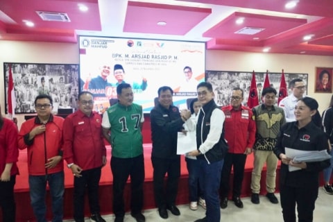 Arsjad Rasjid Kukuhkan TPD Ganjar Mahfud Kalbar