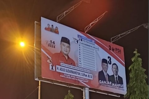 Lasarus: Baliho Caleg PDI Perjuangan Wajib Ada Foto Ganjar Mahfud