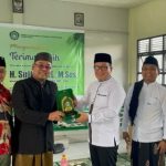 Sujiwo Raih Penghargaan dari Pimpinan Pesantren se-Kubu Raya