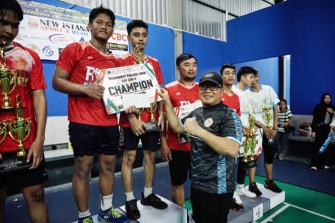 Sujiwo Siapkan Bonus 100 Juta untuk Kejuaraan Bulutangkis Panjang Umur Cup se-Kalbar