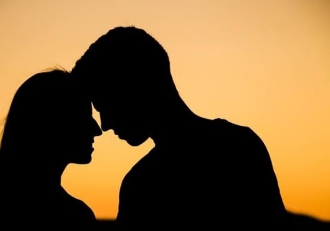 Keutamaan Berhubungan Suami Istri di Malam Jumat