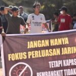 Warga Protes Tuntut Perbaikan Layanan Listrik ULP PLN Tumbang Titi Ketapang