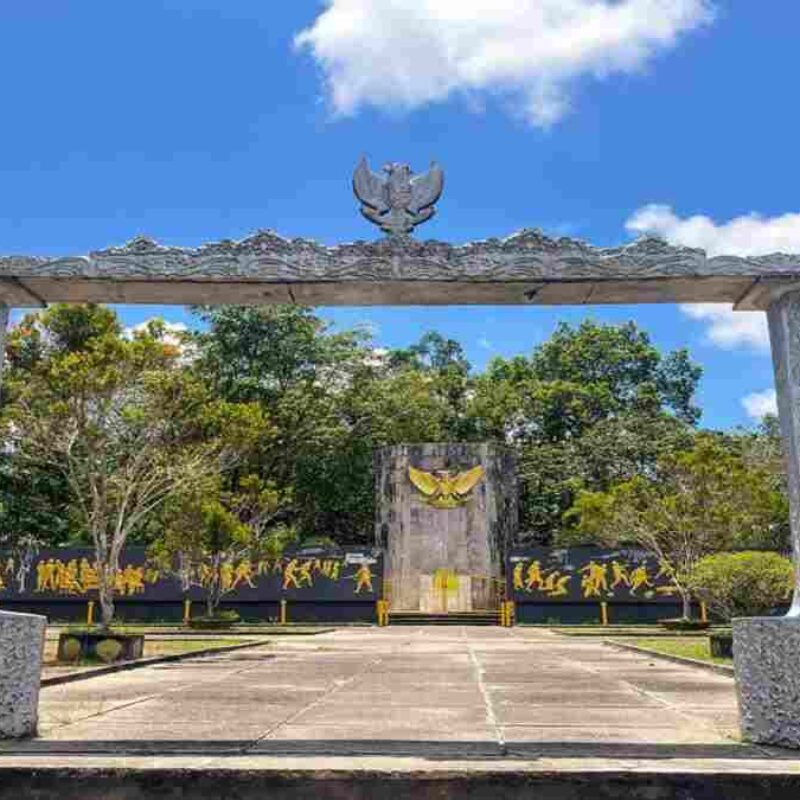Hari Berkabung Daerah, Hari Berkabung Daerah Kalbar, 28 Juni, Kalimantan Barat, Kalbar, Peristiwa Mandor Berdarah, Mandor Berdarah, Bendera Setengah Tiang, Sejarah Kalbar, Makam Juang Mandor, Landak, Jepang, Sejarah Indonesia, Berita Kalbar, Zonakalbar.com