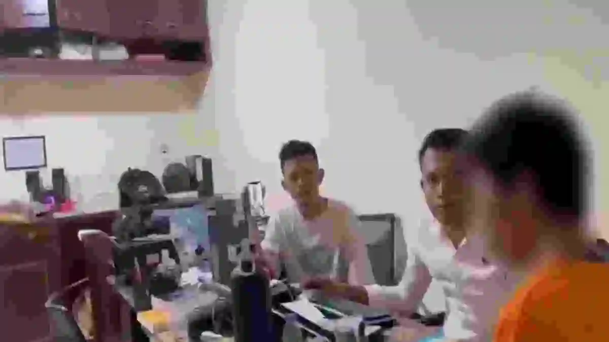 Ayah Kandung di Sekadau Ditangkap Polisi, Diduga Lakukan Kekerasan Seksual terhadap Anak hingga Hamil Ayah Kandung di Sekadau Ditangkap Polisi, Diduga Lakukan Kekerasan Seksual terhadap Anak hingga Hamil
