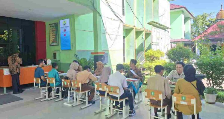 Peserta mengakses link pendaftaran SPMB Kalbar 2026/2027 melalui portal resmi untuk jalur afirmasi, mutasi, domisili dan prestasi.