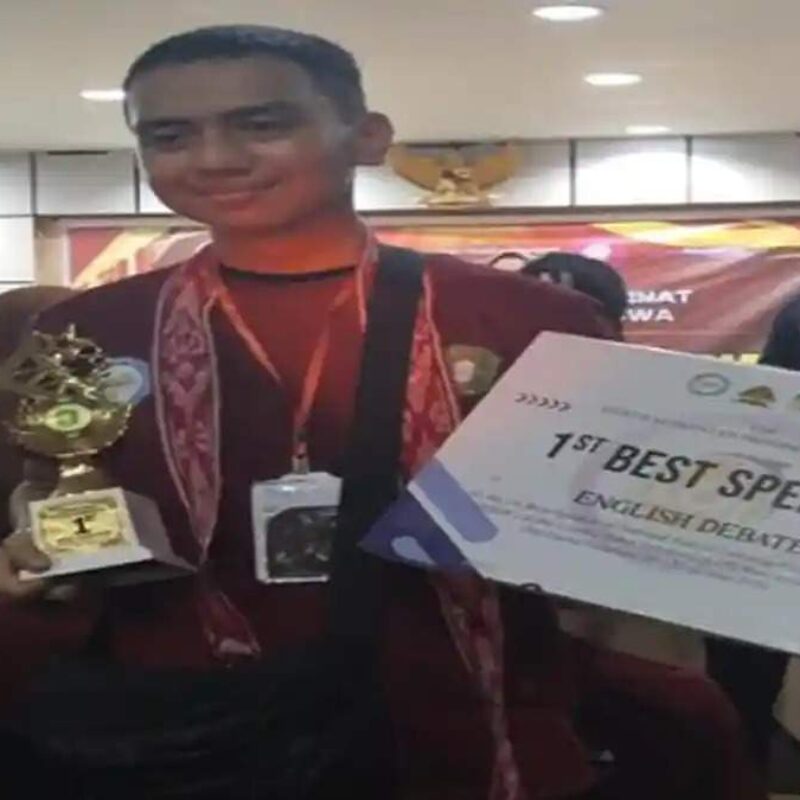 Siswa SMAN 1 Bengkayang Jadi Pembicara Terbaik, Wakili Kalbar ke NSDC Nasional 2026