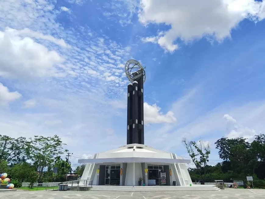 10 Tempat Wisata di Pontianak yang Wajib Dikunjungi, Ada Tugu Khatulistiwa 10 Tempat Wisata di Pontianak yang Wajib Dikunjungi, Ada Tugu Khatulistiwa