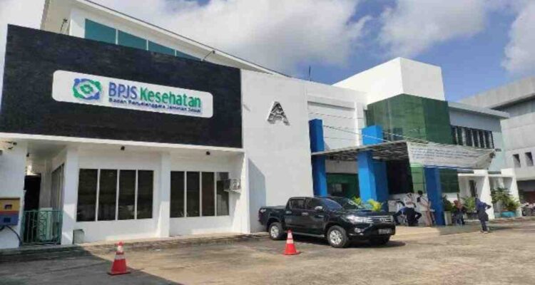 Daftar 4 instansi pemerintah buka loker besar-besaran Juni-Juli 2026 untuk lulusan D3 semua jurusan dengan berbagai posisi yang tersedia.