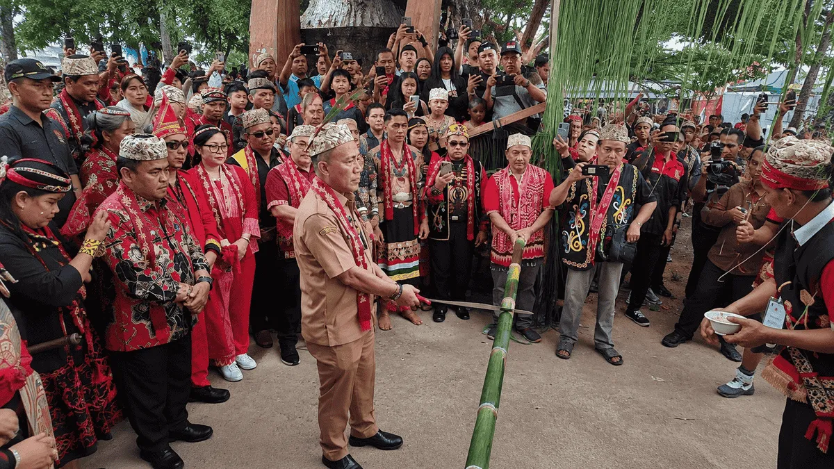 pekan-gawai-dayak-sekadau-2026.webp Pekan Gawai Dayak Sekadau 2026 resmi dibuka di Rumah Betang Youth Center