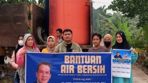 HISADA Salurkan 8.000 Liter Air Bersih Gratis untuk Warga Desa Kalimas HISADA Salurkan 8.000 Liter Air Bersih Gratis untuk Warga Desa Kalimas