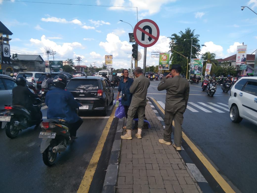 Larangan Berikan Uang ke Pengemis Pontianak, Melanggar Denda Rp 500 Ribu