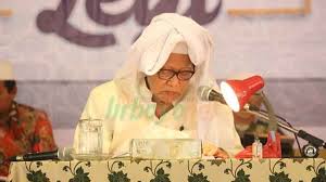 Profil KH. Anwar Manshur: Ulama Sepuh Penjaga Tradisi Pesantren dan Moral Bangsa