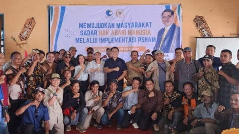 Franciscus Sibarani TKomitmen Penguatan HAM di Kalimantan Barat, Dorong Masyarakat Jadi Pelaku Utama Melalui POSBANKUMDES Franciscus Sibarani Komitmen Penguatan HAM di Kalimantan Barat, Dorong Masyarakat Jadi Pelaku Utama Melalui POSBANKUMDES